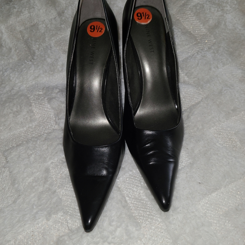 Nine West Black Pointed Toe Heels